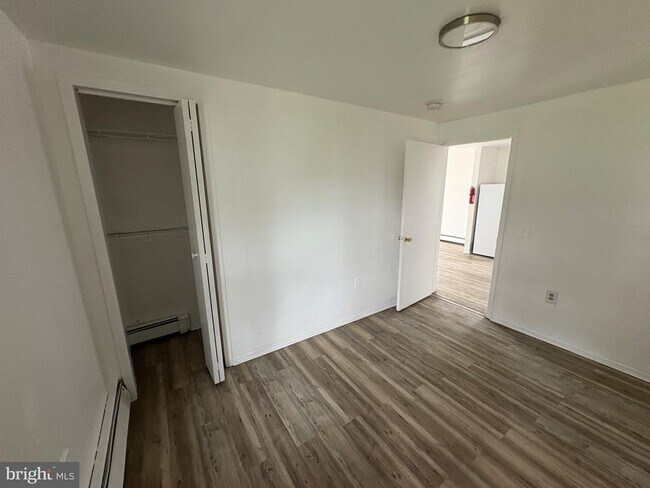 120 E Main St in Wrightstown, NJ - Building Photo - Building Photo