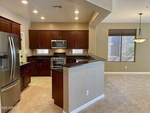 7159 W Desert Mirage Dr in Peoria, AZ - Foto de edificio - Building Photo