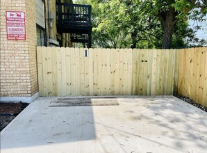 336 Victor St, Unit 01 in San Antonio, TX - Foto de edificio - Building Photo