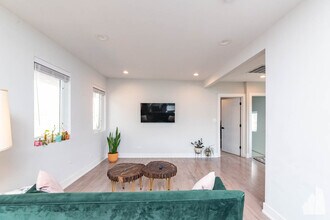 1013 W 18th St, Unit #2 in Chicago, IL - Foto de edificio - Building Photo