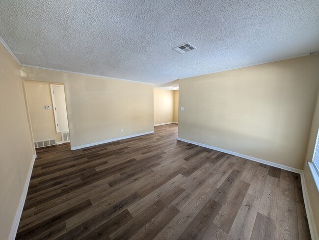 28 W 27th St N in Tulsa, OK - Foto de edificio - Building Photo