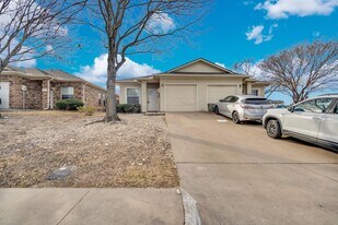 990 Sierra Vista Ct in Midlothian, TX - Building Photo