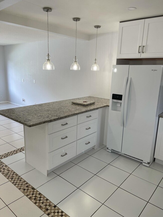 440 SE 2nd Ave-Unit -5 in Deerfield Beach, FL - Building Photo - Building Photo