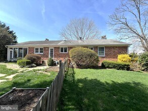 1201 Allendale Rd in McLean, VA - Building Photo - Building Photo