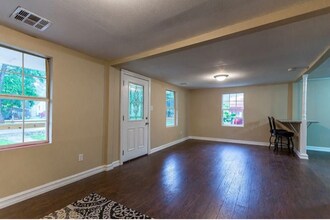 1410 S Washington Ave in Fayetteville, AR - Building Photo - Building Photo