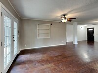 10689 Le Mans Dr in Dallas, TX - Building Photo - Building Photo