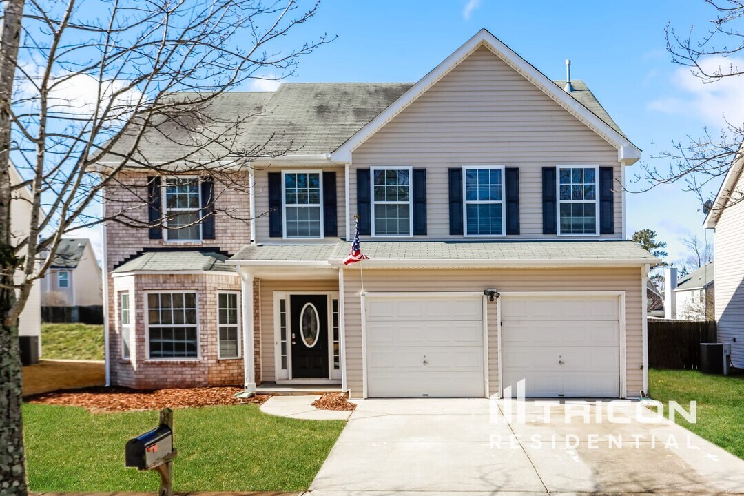 4012 Rosebud Park Dr in Snellville, GA - Building Photo