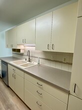 3239 80th Ave SE in Mercer Island, WA - Building Photo - Building Photo