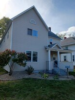 1014 Oxford Ave, Unit 1014.5 Oxford - 4 bedroom in Eau Claire, WI - Building Photo