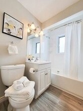 Wellington Court in Fergus, ON - Building Photo - Building Photo