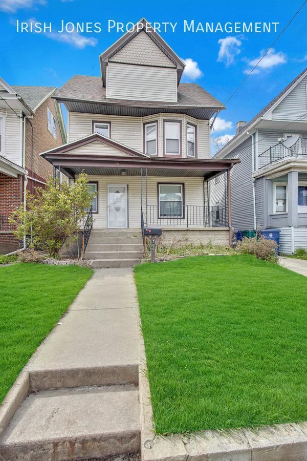 700 Hopkins St in Buffalo, NY - Building Photo - Building Photo