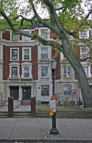 715 Eastern Pky in Brooklyn, NY - Building Photo