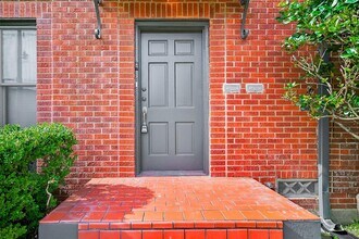 715 W Main St in Houston, TX - Building Photo - Building Photo