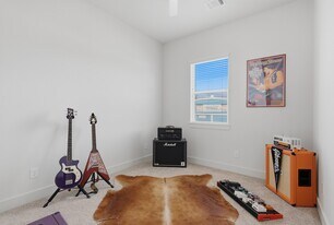 5264 Texas St in Houston, TX - Building Photo
