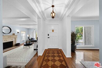 865 S Lucerne Blvd in Los Angeles, CA - Building Photo - Building Photo