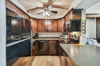 255 Dolphin Point in Clearwater, FL - Building Photo - Building Photo