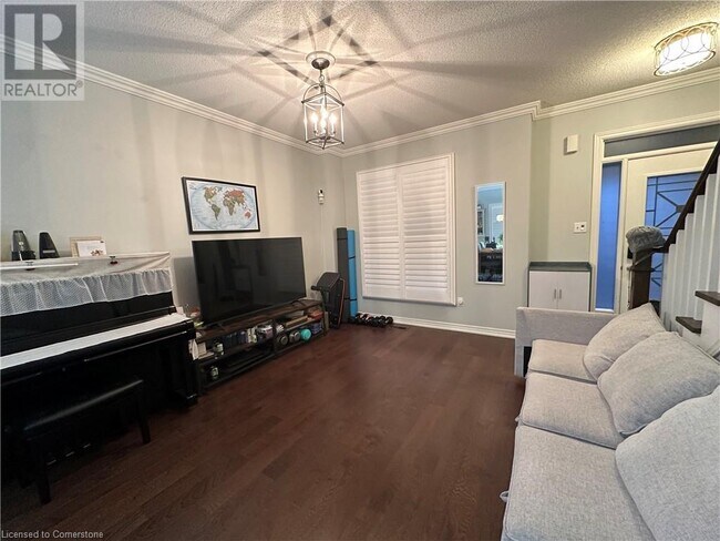 2045 Rochester Cir in Oakville, ON - Building Photo - Building Photo
