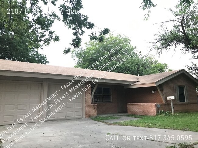 2107 E Park Row Dr