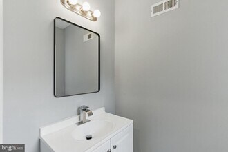 937 N 45th St in Philadelphia, PA - Building Photo - Building Photo