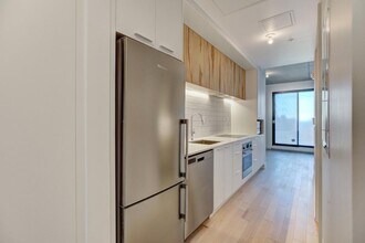 1150 Bd René-Lévesque E in Montréal, QC - Building Photo - Building Photo