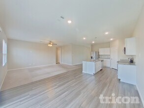 2533 Sanders Crk Rd in Glenn Heights, TX - Building Photo - Building Photo