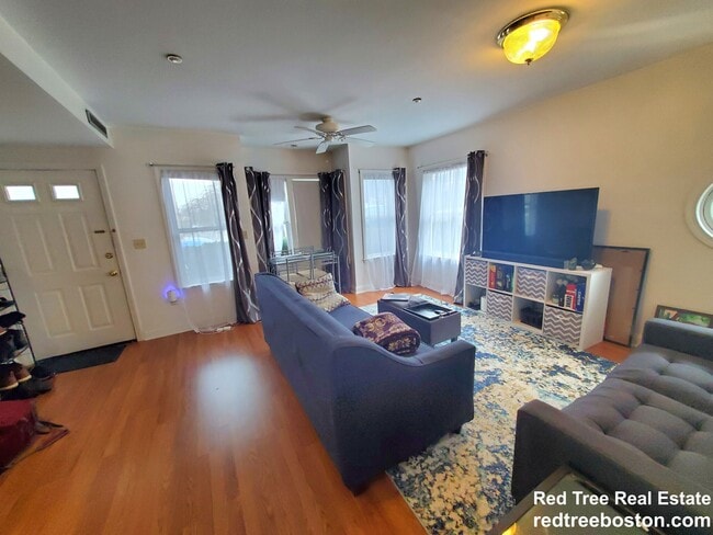 property at 8-10 Glencoe St