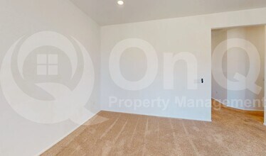 6301 S Crescent Peak Dr in Tucson, AZ - Building Photo - Building Photo