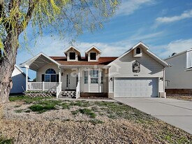 3926 W 4650 S in Roy, UT - Building Photo