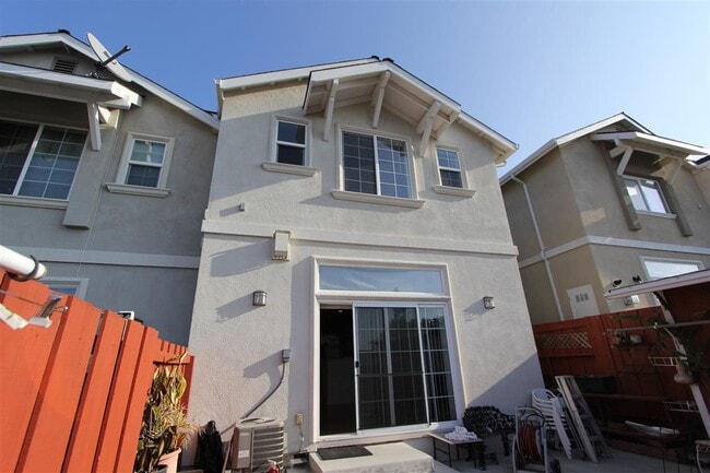 15667 Liberty St in San Leandro, CA - Building Photo - Building Photo