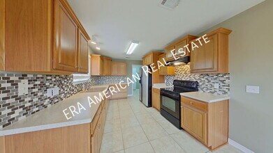 2205 Gozo Ct in Navarre, FL - Building Photo - Building Photo