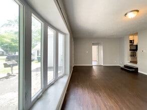 2001 N Glenwood Ave in Muncie, IN - Building Photo - Building Photo