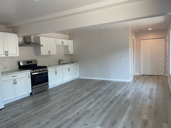 property at 207 W Connecticut Ave