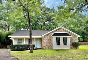 1701 Aspen Wood Ct in Mobile, AL - Building Photo