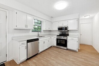 476 Brookfield Way in Jonesboro, GA - Building Photo - Building Photo
