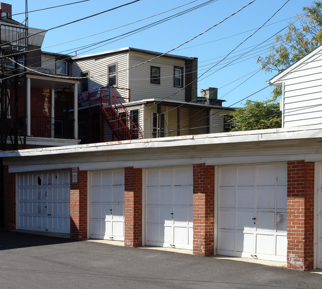 221 N 9th St in Allentown, PA - Building Photo - Building Photo