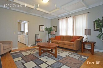 1237 7th St E-Unit -1 in St. Paul, MN - Building Photo - Building Photo