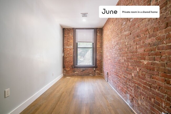 Private bedroom in 4 bed/2 bath Home in New York, NY - Building Photo - Building Photo