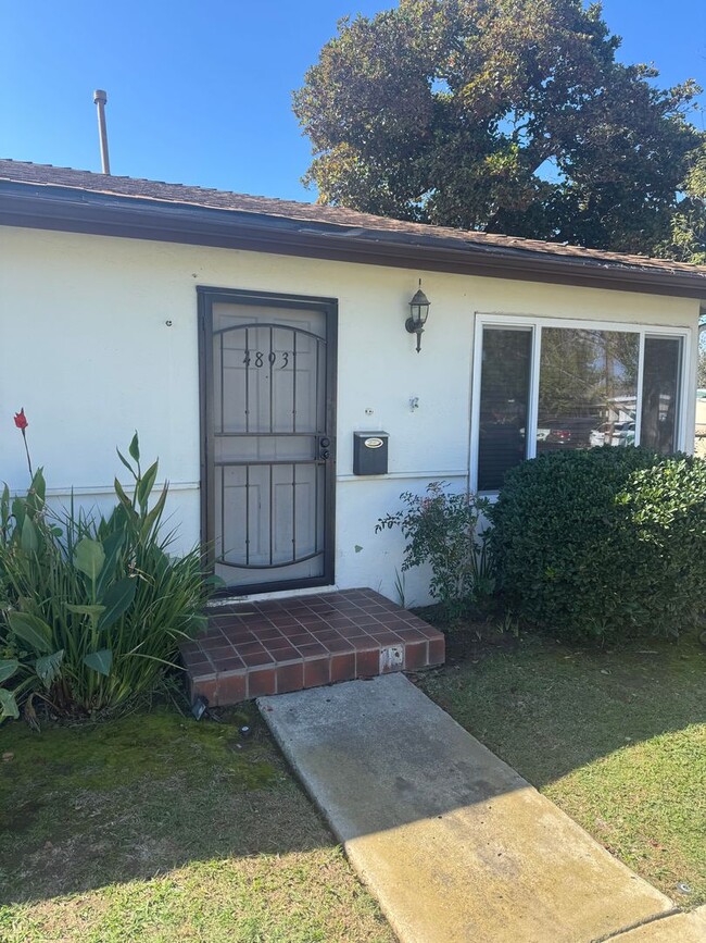 4893 Coconino Way in San Diego, CA - Building Photo - Building Photo