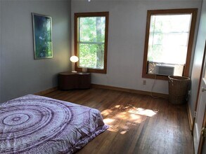 3203 1/2 Cherrywood Rd in Austin, TX - Building Photo - Building Photo