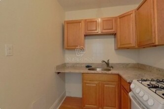 347 Pleasant St, Unit c-19 in Malden, MA - Building Photo - Building Photo