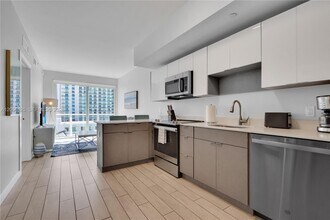 321 NE 26th St in Miami, FL - Building Photo - Building Photo