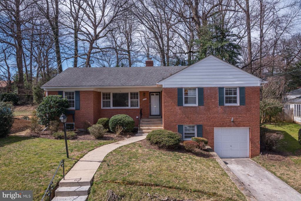 5510 Christy Dr in Bethesda, MD - Building Photo