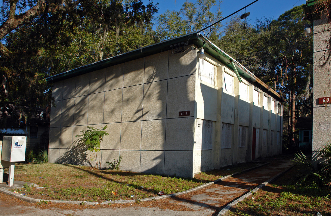 611 Woodbine St in Jacksonville, FL - Building Photo