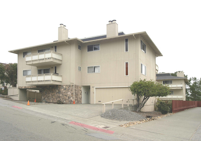 20 Lower Via Casitas in Greenbrae, CA - Building Photo - Building Photo