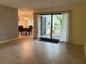 108 Lighthouse Rd in Hilton Head Island, SC - Building Photo - Building Photo