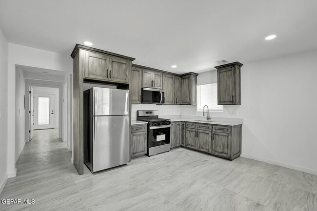 1107 Myrtle Ave, Unit D in El Paso, TX - Building Photo - Building Photo