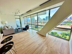 510 W Erie St in Chicago, IL - Building Photo - Building Photo