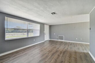 7721 Arbordale Dr in Port Richey, FL - Building Photo - Building Photo