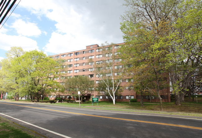 Stoneycrest Tower in Middletown, CT - Foto de edificio - Building Photo