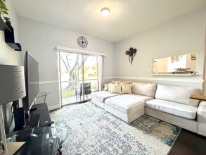 651 Cypress Lake Blvd in Pompano Beach, FL - Building Photo - Building Photo